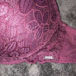 Victoria’s secret/pink bra